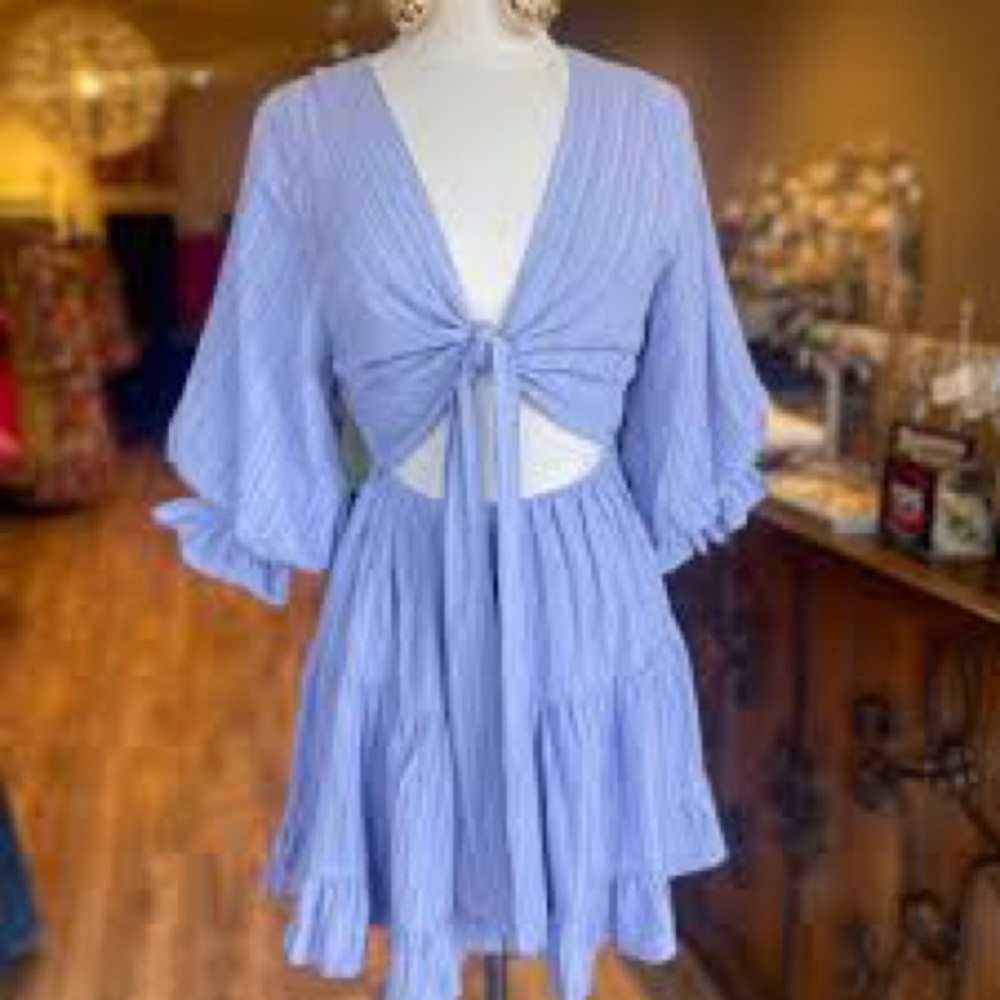 Light purple Fabrik short dress. Can be worn either direction!